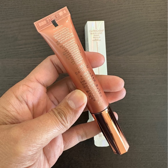 NWT Charlotte Tilbury Beauty Light Wand Blush - Pinkgasm sz 12mL - Picture 10 of 11